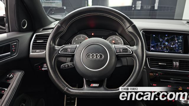 Audi SQ5 2016 — photo 13