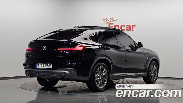 BMW X4 2021 — photo 2
