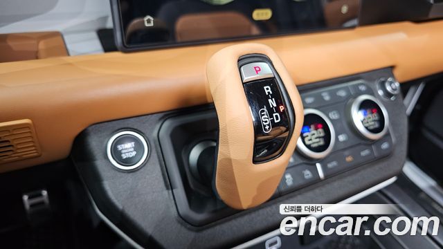 Land Rover Defender 2024 — photo 12