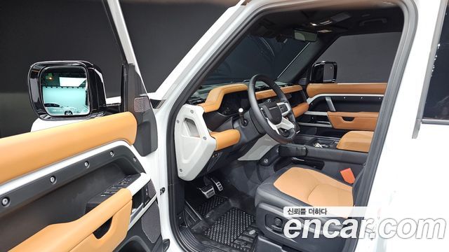 Land Rover Defender 2024 — photo 13