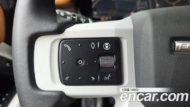 Land Rover Defender 2024 — photo 28