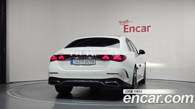 Mercedes-Benz E-Class 2026 — photo 4