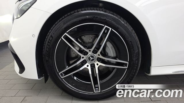 Mercedes-Benz E-Class 2026 — photo 5
