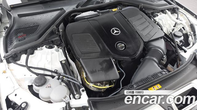 Mercedes-Benz E-Class 2026 — photo 6