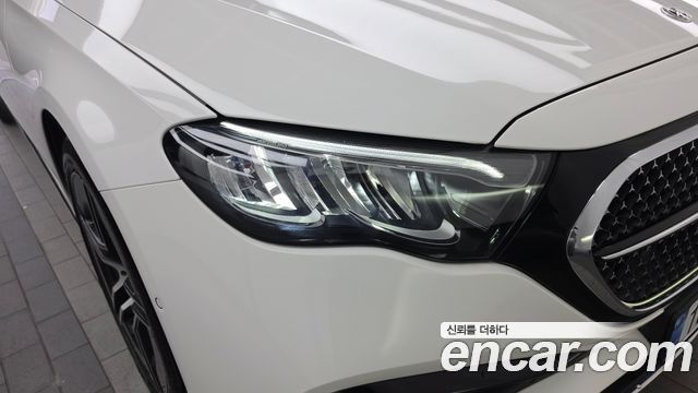 Mercedes-Benz E-Class 2026 — photo 8
