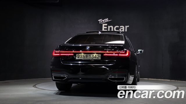BMW 7-Series 2021 — photo 4