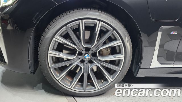 BMW 7-Series 2021 — photo 5