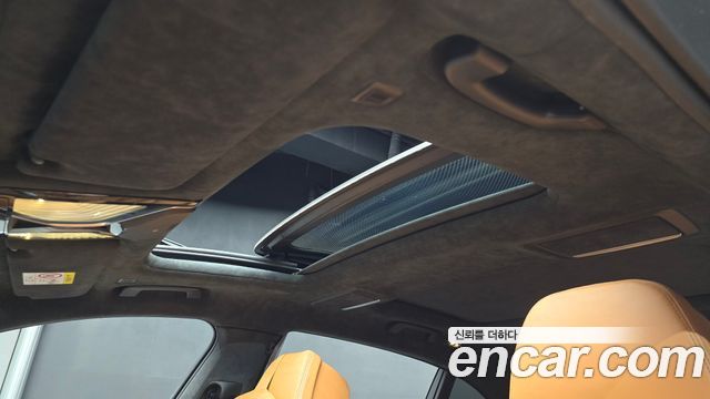 BMW 7-Series 2021 — photo 31