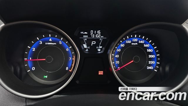 Hyundai AVANTE 2014 — photo 11