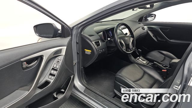 Hyundai AVANTE 2014 — photo 13