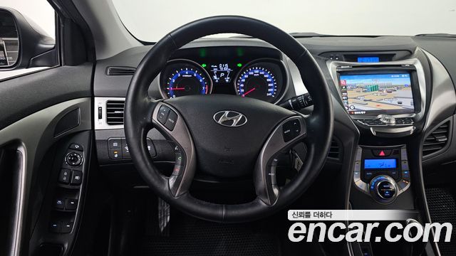 Hyundai AVANTE 2014 — photo 18