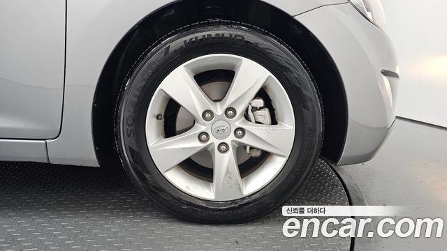 Hyundai AVANTE 2014 — photo 7