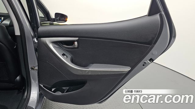 Hyundai AVANTE 2014 — photo 15