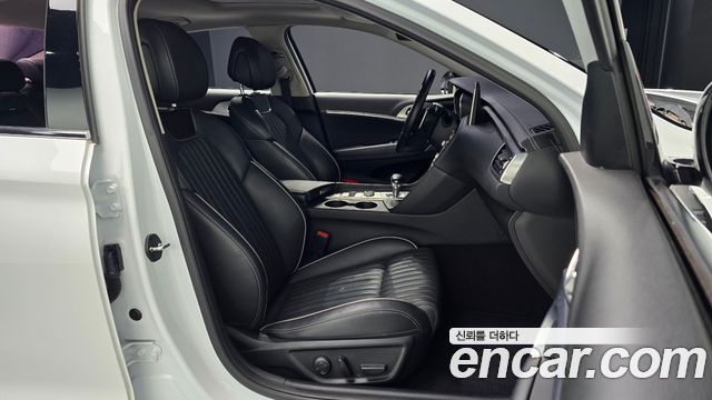 Genesis G70 2018 — photo 13