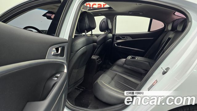 Genesis G70 2018 — photo 18