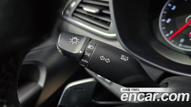 Genesis G70 2018 — photo 28
