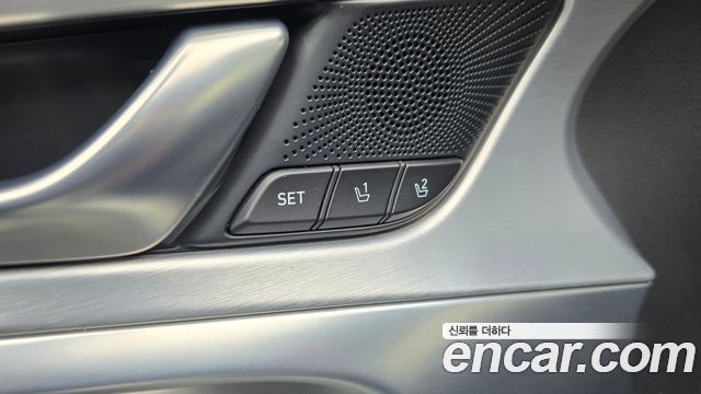 Genesis G70 2018 — photo 29