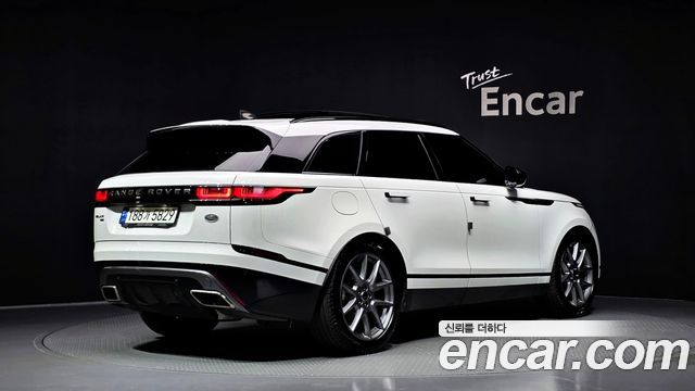 Land Rover Range Rover Velar 2022 — photo 2