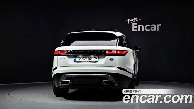 Land Rover Range Rover Velar 2022 — photo 4