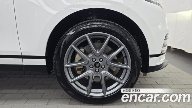 Land Rover Range Rover Velar 2022 — photo 5
