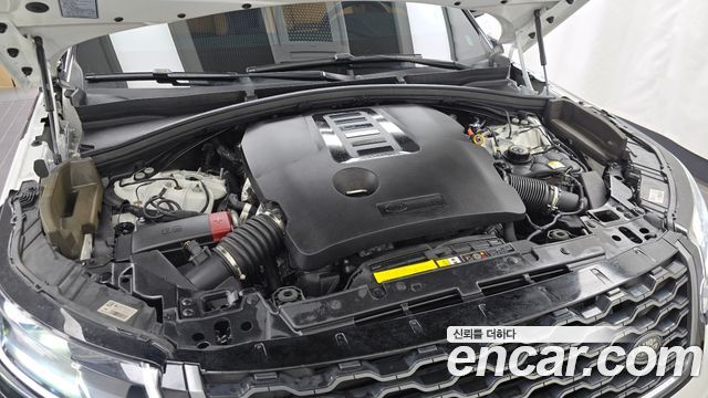 Land Rover Range Rover Velar 2022 — photo 6