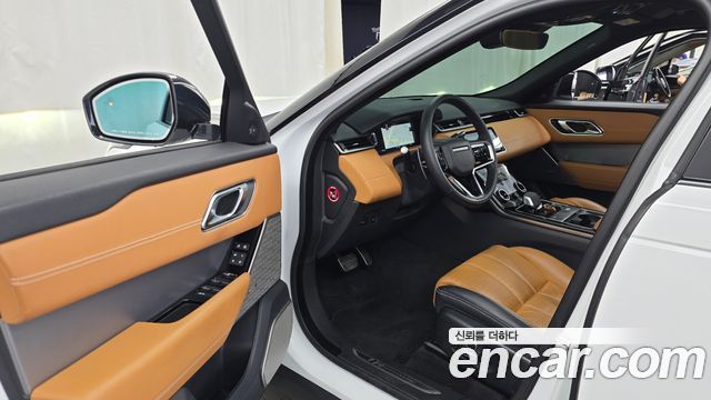 Land Rover Range Rover Velar 2022 — photo 13