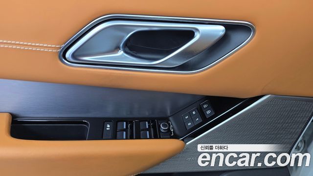 Land Rover Range Rover Velar 2022 — photo 20