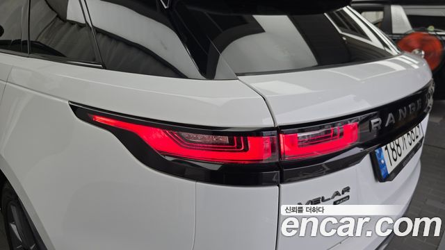 Land Rover Range Rover Velar 2022 — photo 9