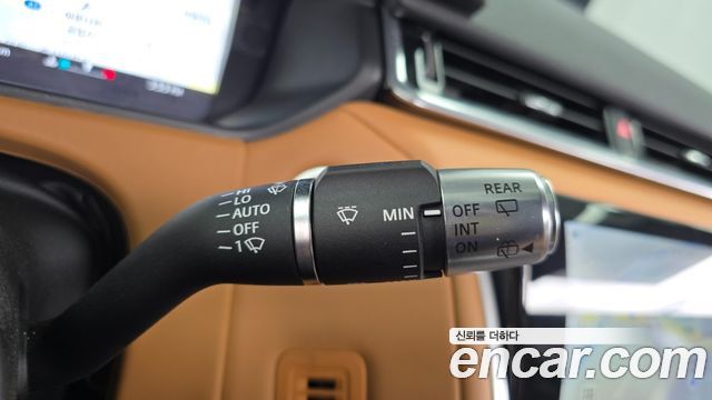 Land Rover Range Rover Velar 2022 — photo 30