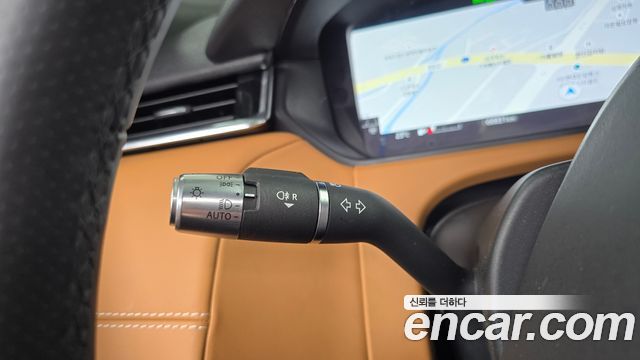 Land Rover Range Rover Velar 2022 — photo 32