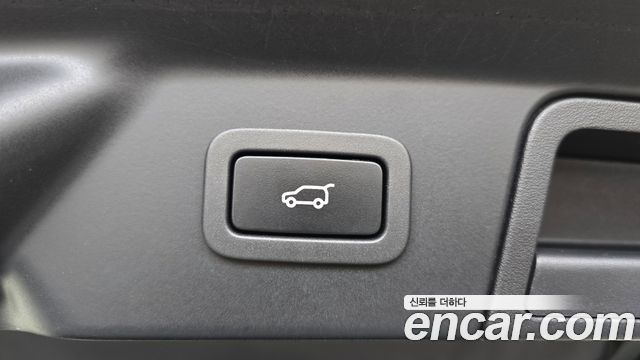 Land Rover Range Rover Velar 2022 — photo 35