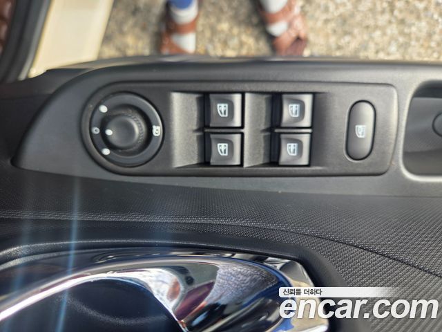 Renault Korea QM3 2015 — photo 15