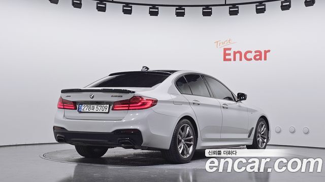 BMW 5-Series 2019 — photo 2
