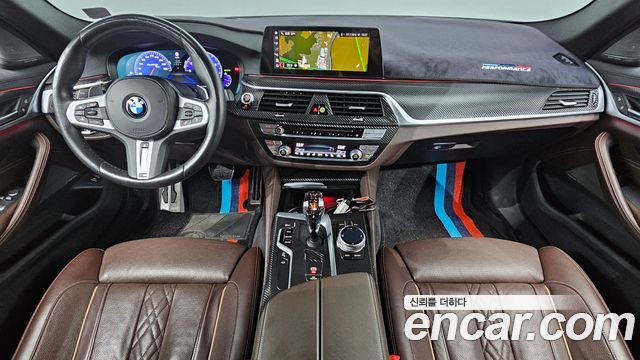BMW 5-Series 2019 — photo 10