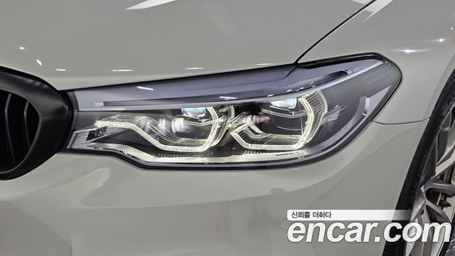 BMW 5-Series 2019 — photo 8