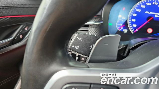 BMW 5-Series 2019 — photo 28