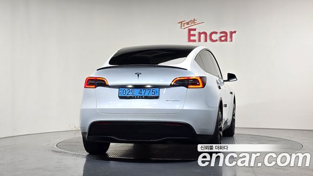Tesla Model Y 2022 — photo 4