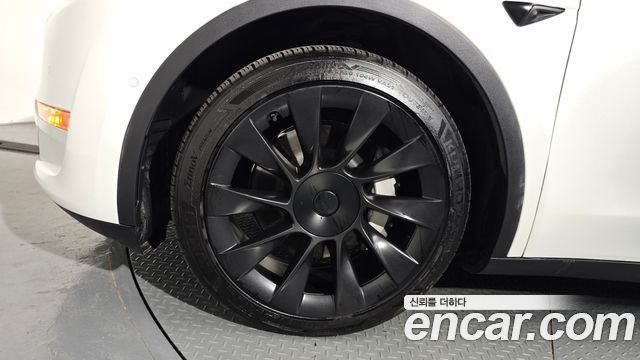 Tesla Model Y 2022 — photo 5