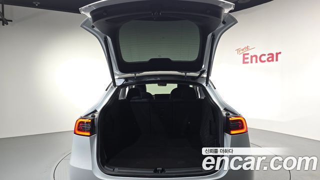 Tesla Model Y 2022 — photo 32