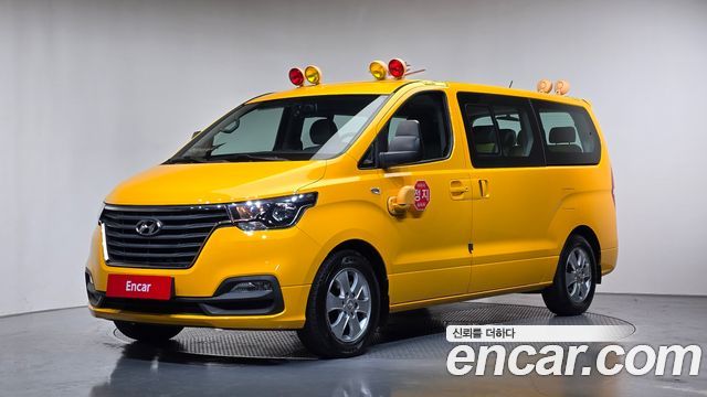 Hyundai Starex 2019 — photo 1