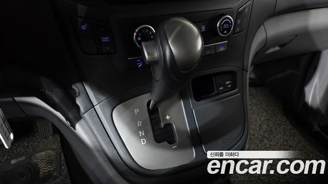 Hyundai Starex 2019 — photo 12