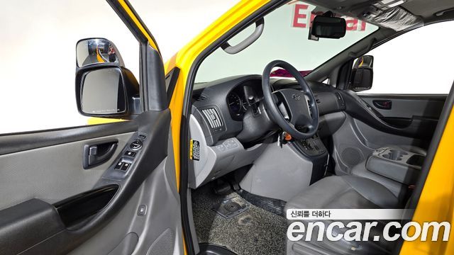 Hyundai Starex 2019 — photo 13