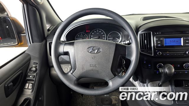 Hyundai Starex 2019 — photo 18