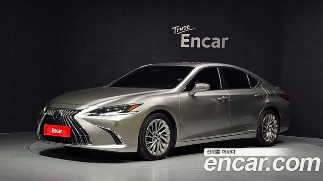 Lexus ES 2022 — photo 1