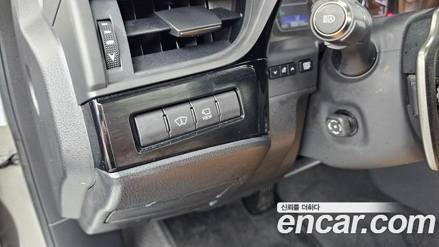 Lexus ES 2022 — photo 16