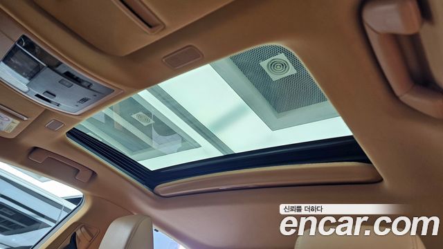 Lexus ES 2022 — photo 18