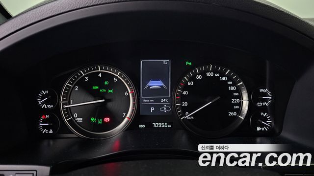 Lexus LX 2019 — photo 8