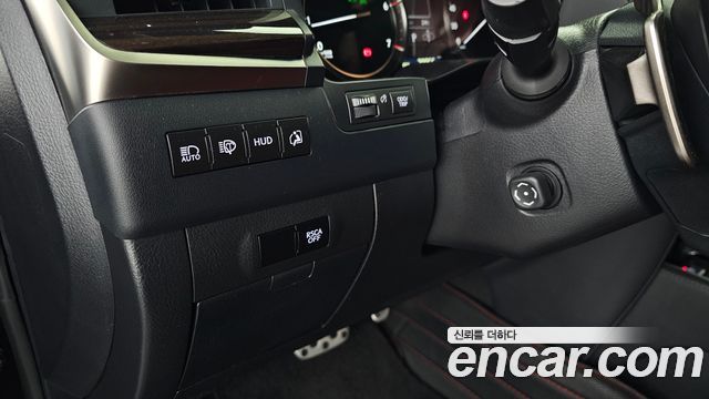 Lexus LX 2019 — photo 19