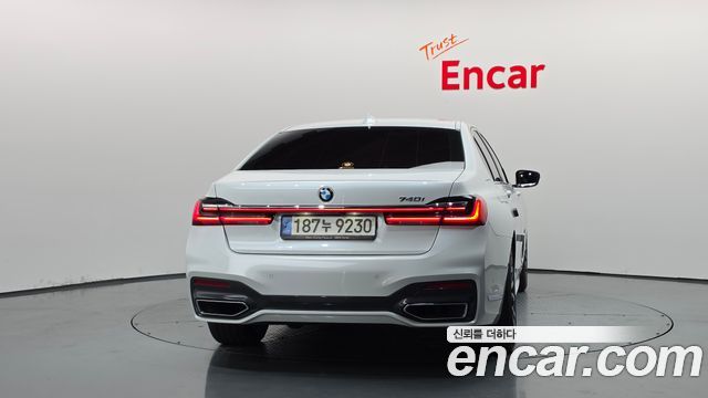 BMW 7-Series 2022 — photo 4