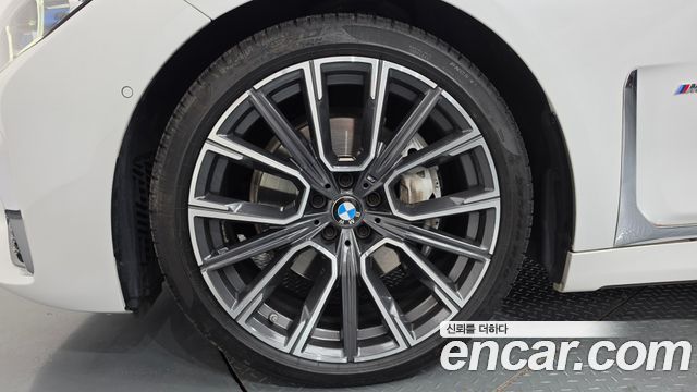 BMW 7-Series 2022 — photo 5